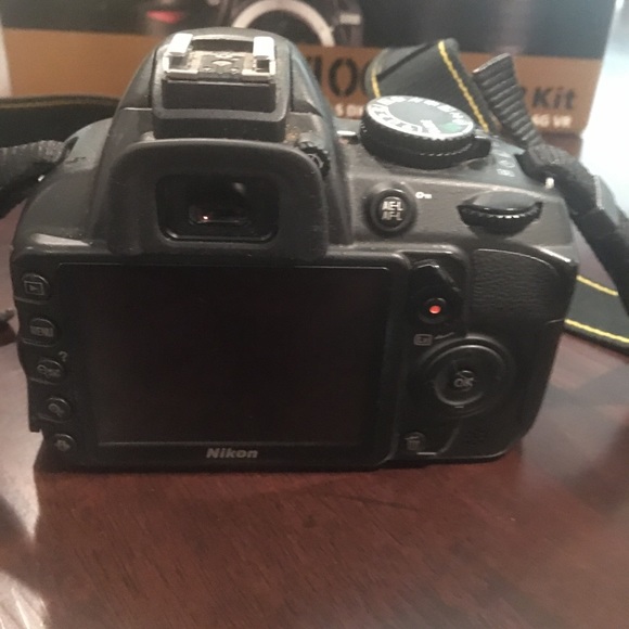 Nikon d3100 Nikkor 18-55mm  3.5-5.6G Charger - Picture 5 of 7